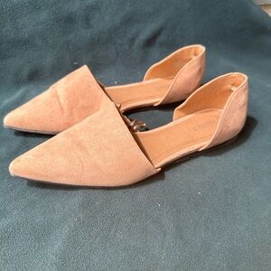 EUC faux suede flats size 6.5